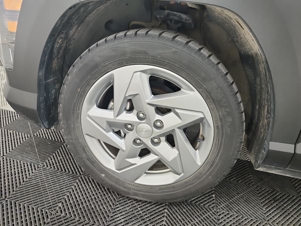 2024 Hyundai KONA ESSENTIAL SE