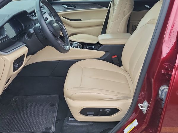 2023 Jeep Grand Cherokee L 4x4 Limited