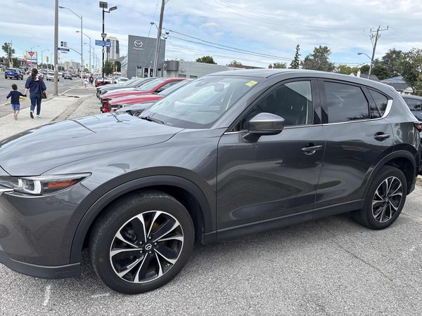 2022 Mazda CX-5 AWD Premium Package