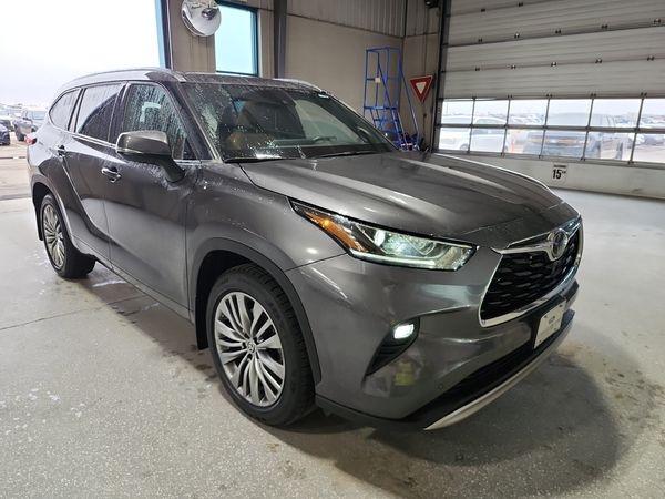 2021 Toyota Highlander LIMITED Platinum