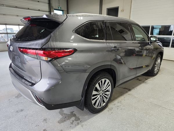 2021 Toyota Highlander LIMITED Platinum