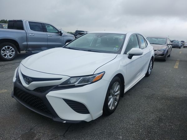 2020 Toyota Camry Auto Se