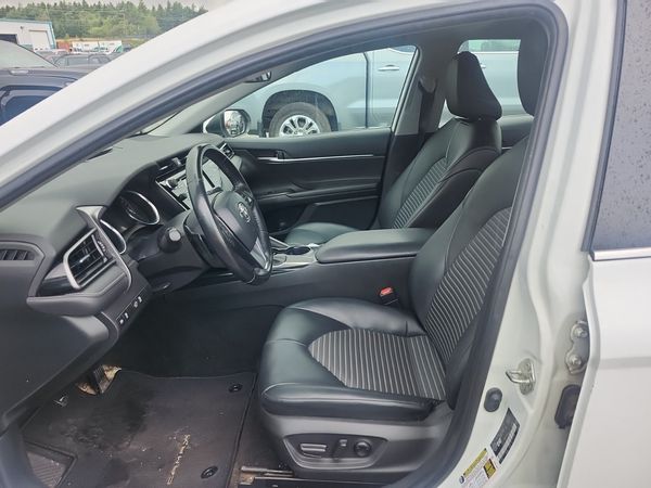 2020 Toyota Camry Auto Se