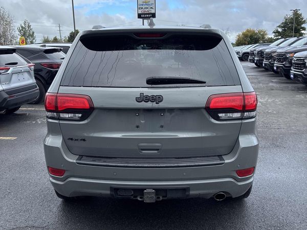 2020 Jeep Grand Cherokee Altitude Laredo
