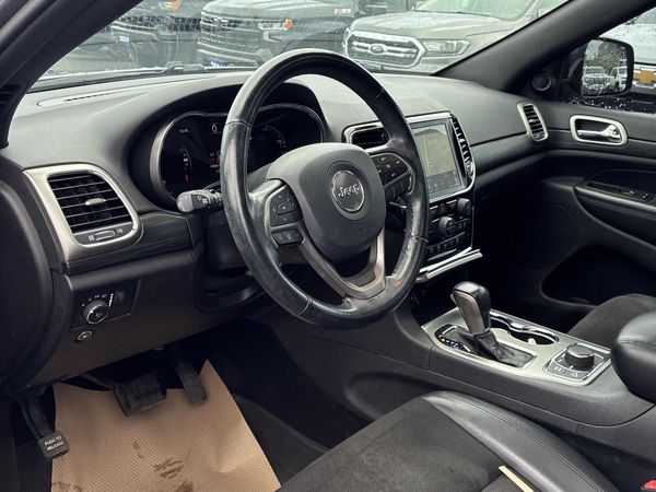 2020 Jeep Grand Cherokee Altitude Laredo