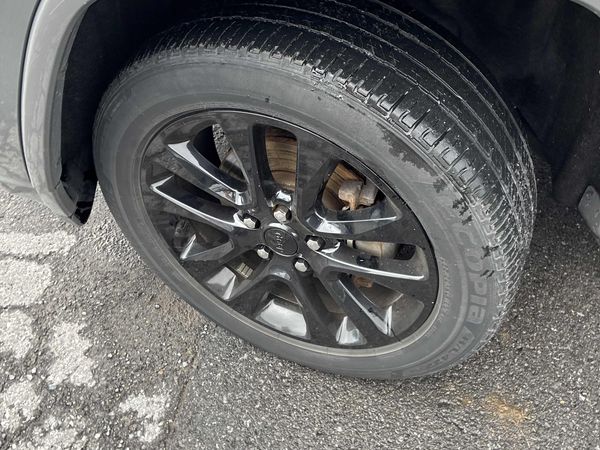 2020 Jeep Grand Cherokee Altitude Laredo