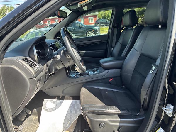 2020 Jeep Grand Cherokee Altitude Laredo