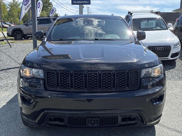 2020 Jeep Grand Cherokee Altitude Laredo