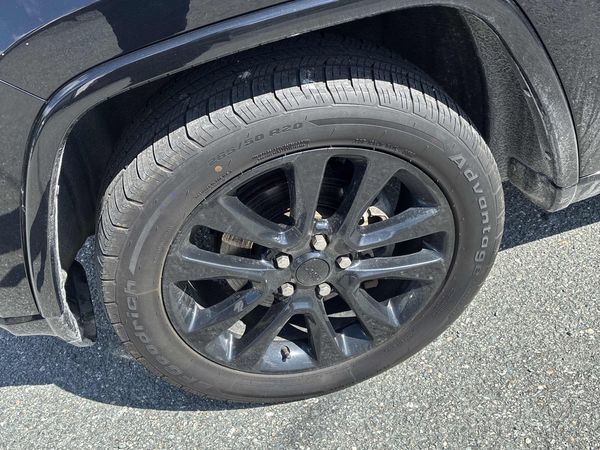 2020 Jeep Grand Cherokee Altitude Laredo