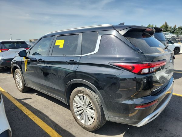 2022 Mitsubishi Outlander SE