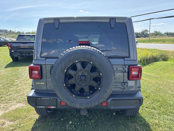 2020 Jeep Wrangler Unlimited Sahara Altitude