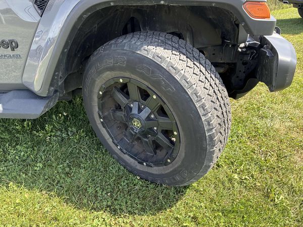 2020 Jeep Wrangler Unlimited Sahara Altitude