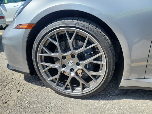 2025 Porsche 911 CARRERA