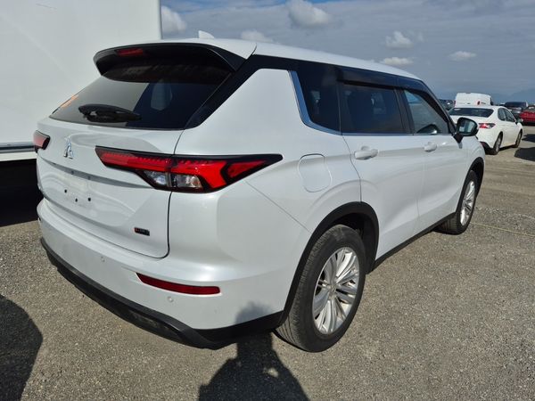 2024 Mitsubishi Outlander ES