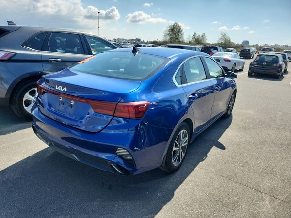 2024 Kia FORTE EX