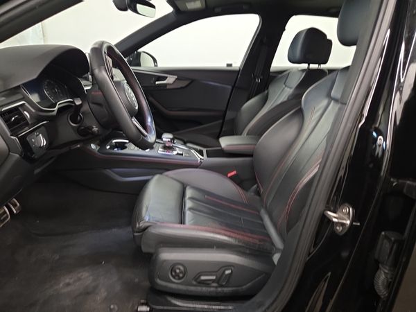 2019 Audi A4 SEDAN PROGRESSIV quattro Premium Plus