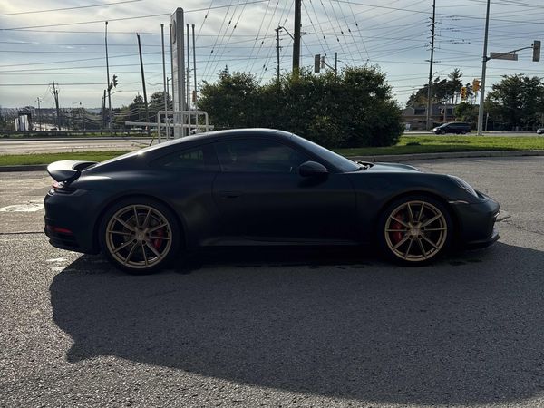 2020 Porsche 911 Carrera S Coupe Carrera S / Carrera 4S