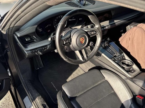 2020 Porsche 911 Carrera S Coupe Carrera S / Carrera 4S