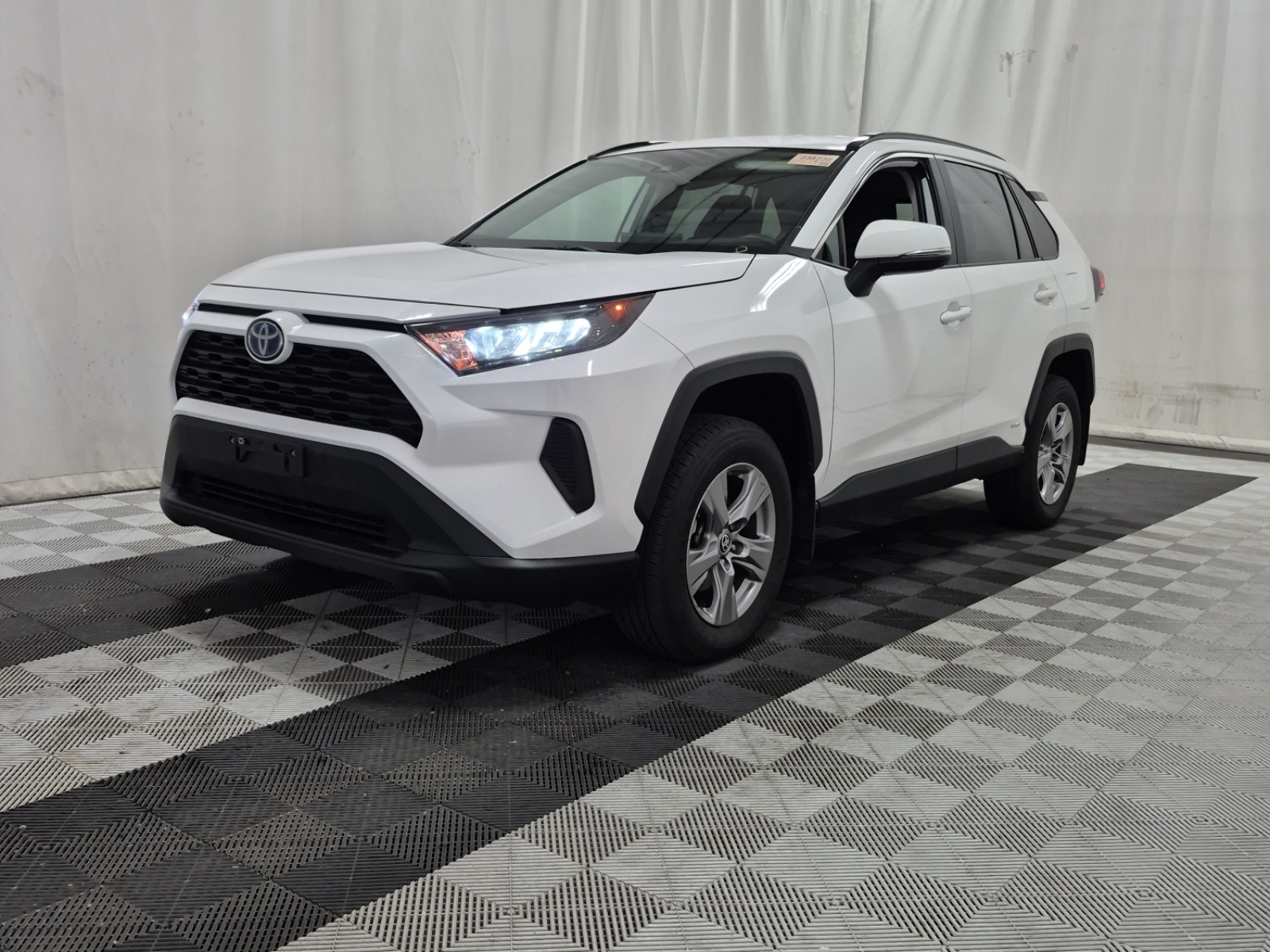 2023 Toyota Rav4 HYBRID LE XLE Premium