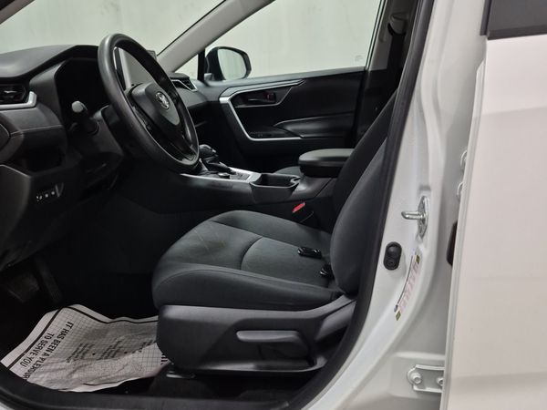 2023 Toyota Rav4 HYBRID LE XLE Premium