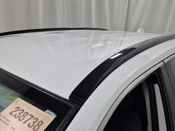 2023 Toyota Rav4 HYBRID LE XLE Premium