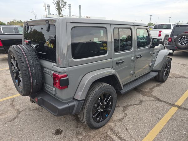 2023 Jeep Wrangler 4xe SAHARA