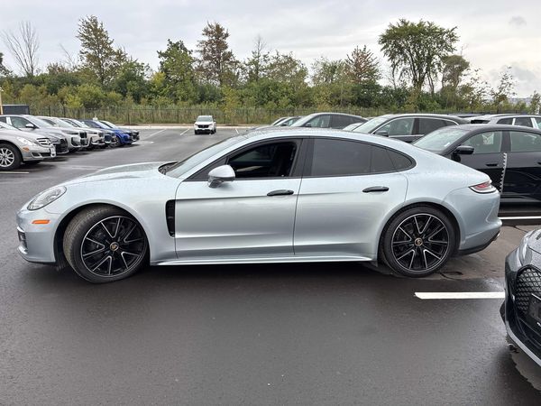 2023 Porsche Panamera 4 AWD