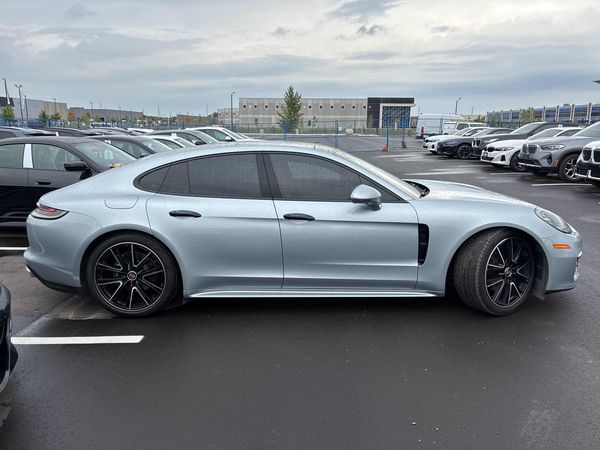 2023 Porsche Panamera 4 AWD