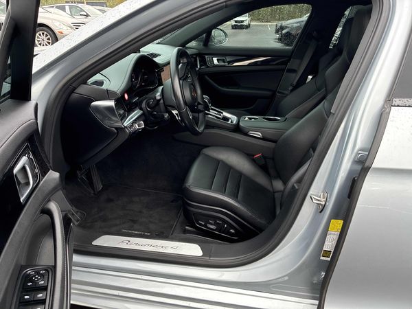 2023 Porsche Panamera 4 AWD