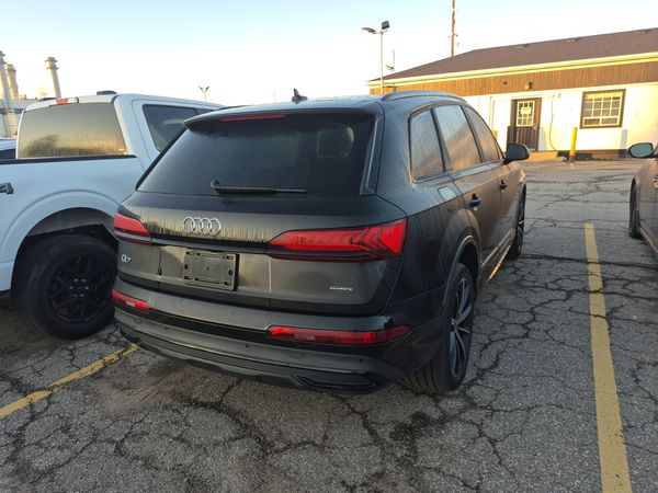 2023 Audi Q7 KOMFORT quattro Premium