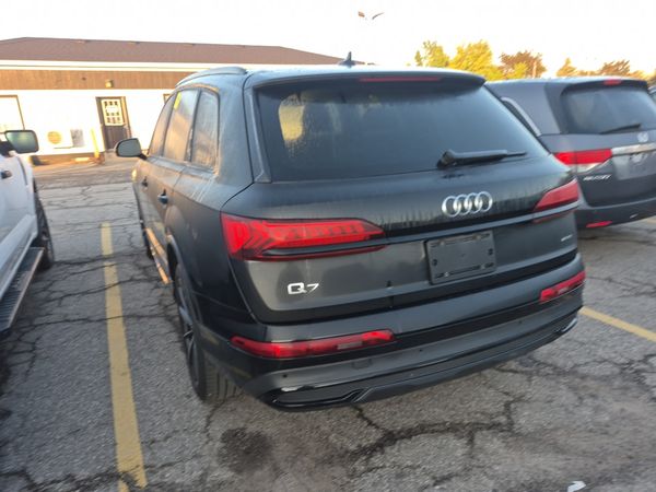 2023 Audi Q7 KOMFORT quattro Premium