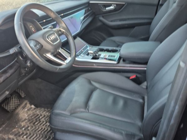 2023 Audi Q7 KOMFORT quattro Premium