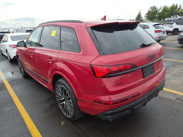 2026 Audi SQ7 quattro Premium Plus