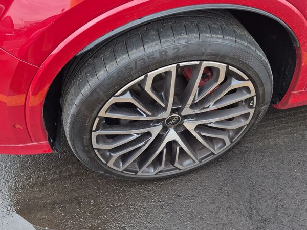 2026 Audi SQ7 quattro Premium Plus