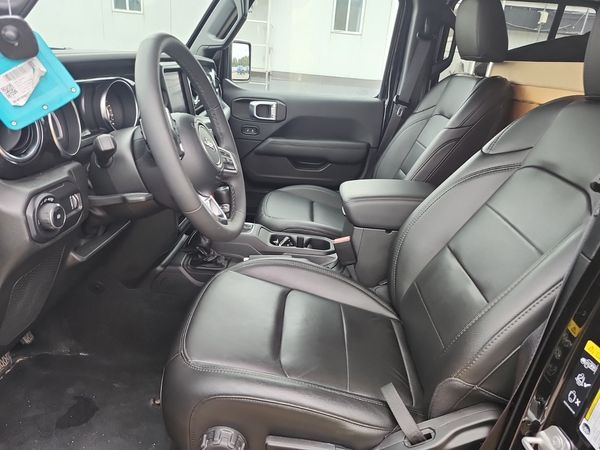 2023 Jeep Wrangler SAHARA ALTITUDE