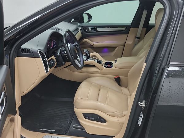 2023 Porsche Cayenne PLATINUM EDITION