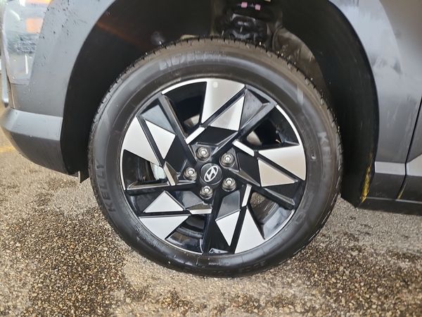 2025 Hyundai KONA PREFERRED SEL Convenience