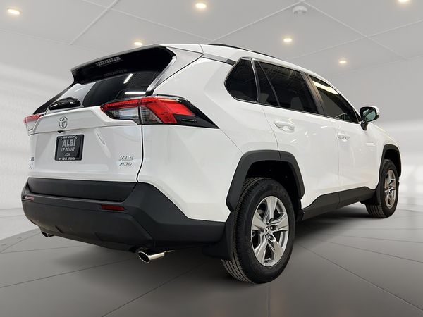 2025 Toyota RAV4 XLE