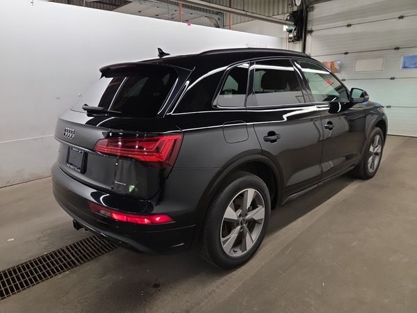 2023 Audi Q5 KOMFORT quattro Premium