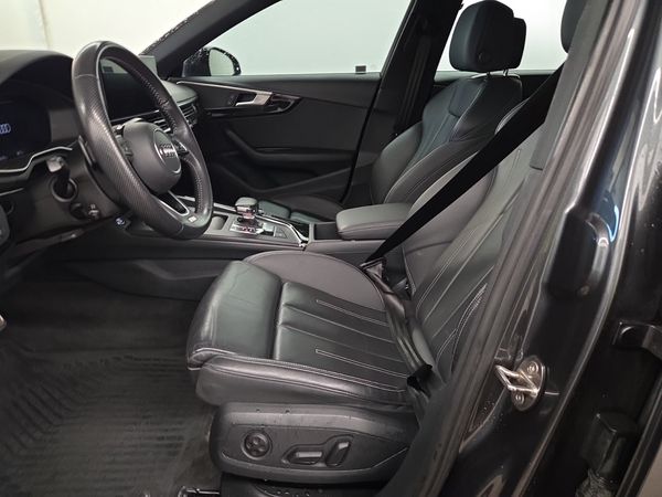 2020 Audi A4 SEDAN PROGRESSIV quattro Premium Plus
