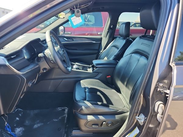 2023 Jeep Grand Cherokee 4x4 Overland