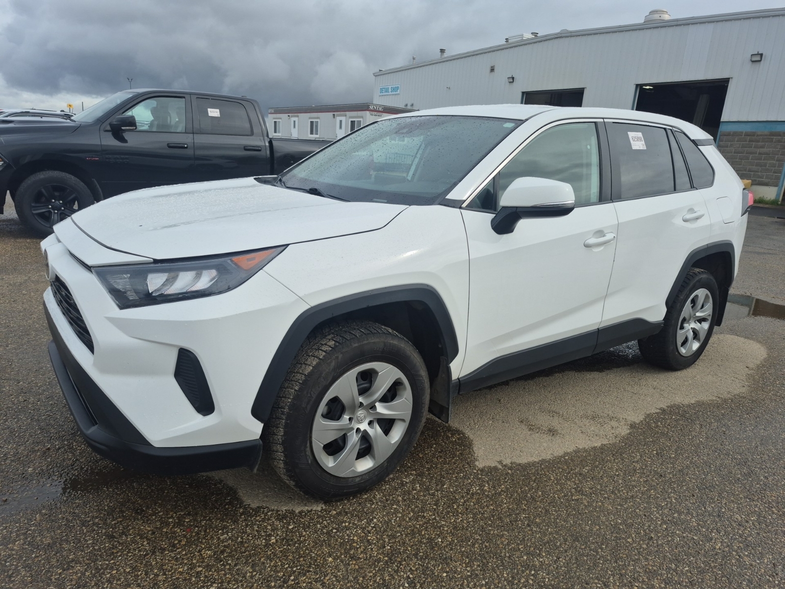 2023 Toyota Rav4 LE