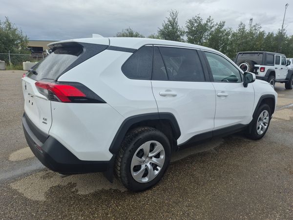 2023 Toyota Rav4 LE