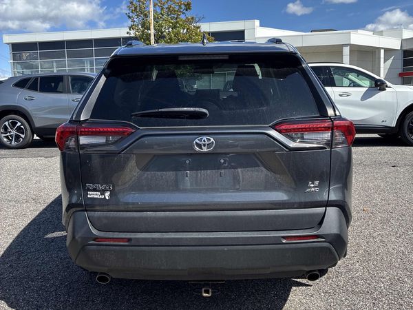 2020 Toyota RAV4 LE