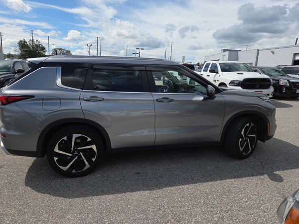 2023 Mitsubishi Outlander SEL S-AWC