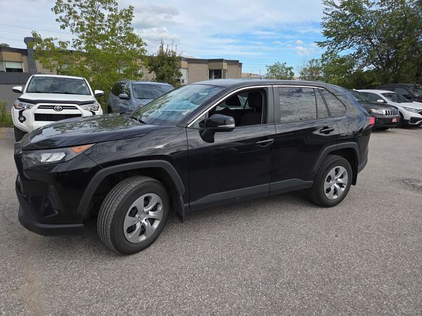2022 Toyota RAV4 LE