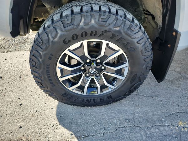 2020 Toyota Tacoma 4x4 Double Cab Auto Crew Cab Long Bed SR5