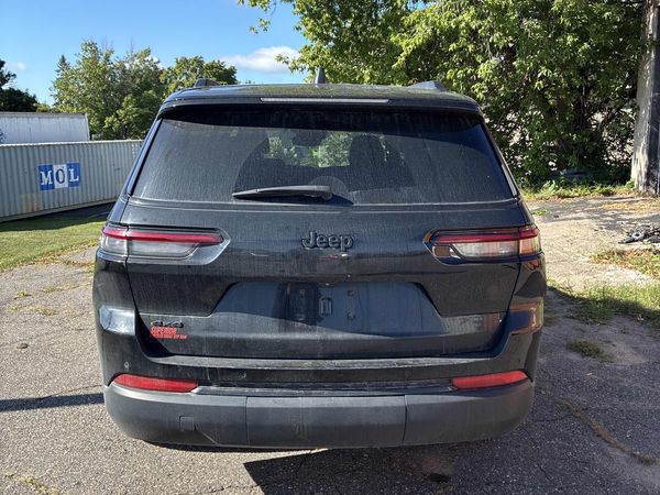2024 Jeep Grand Cherokee L Altitude Laredo