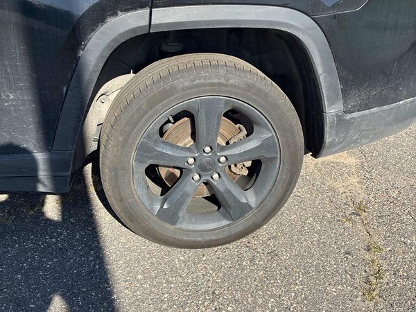2024 Jeep Grand Cherokee L Altitude Laredo