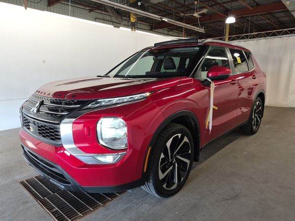 2023 Mitsubishi Outlander SEL